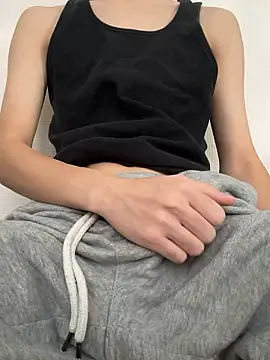 Snapshot of fyzz55555 chatting on December 4, 2025, 5:28 am fyzz55555 online show from December 4, 2025, 5:28 am