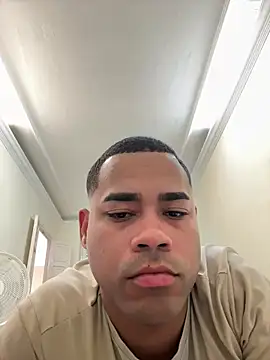 darlinb865 online show from July 16, 2026, 1:39 pm