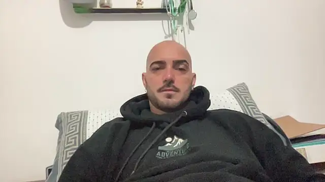 alessandromori91 online show from December 18, 2025, 10:27 pm