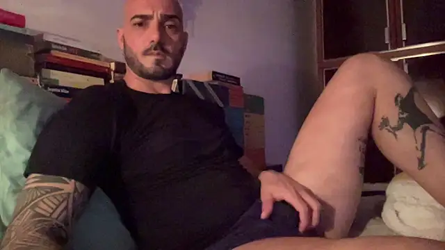 alessandromori91 online show from April 16, 2026, 8:20 pm