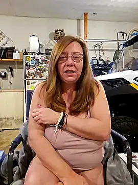 MsShelby40 online show from January 2, 2025, 10:22 pm