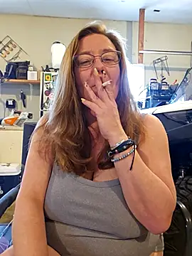 MsShelby40 online show from March 13, 2025, 5:07 pm