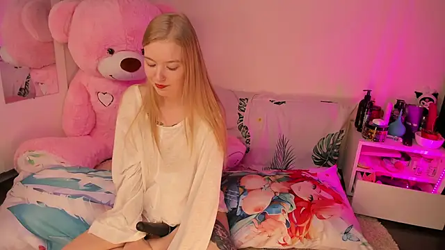 VelvetAnna online show from February 19, 2025, 3:05 pm