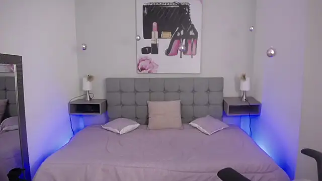 Violetta Suky online show from January 11, 2025, 1:43 pm