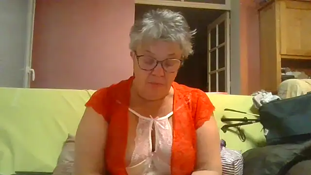 Vandeae44 online show from September 26, 2025, 7:51 pm