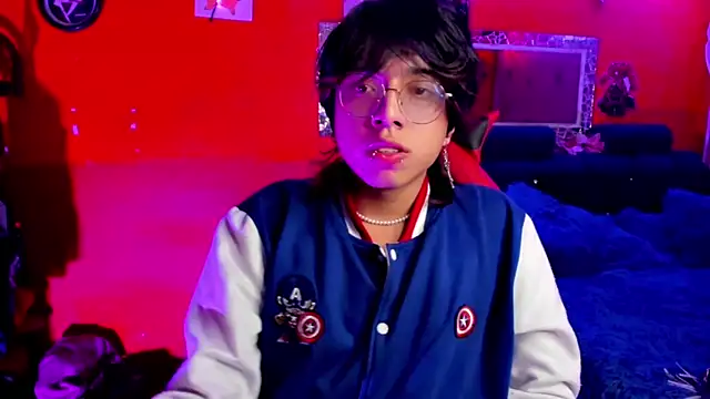 AnggelONfiree online show from January 15, 2025, 4:25 am