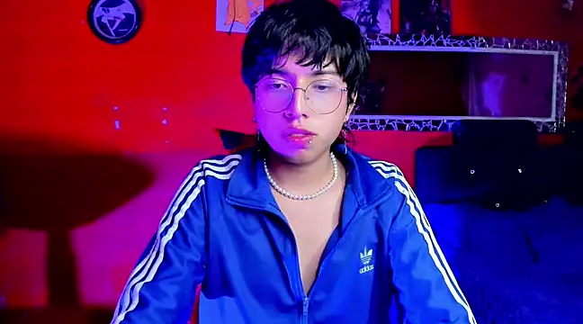 AnggelONfiree online show from February 12, 2025, 4:44 am