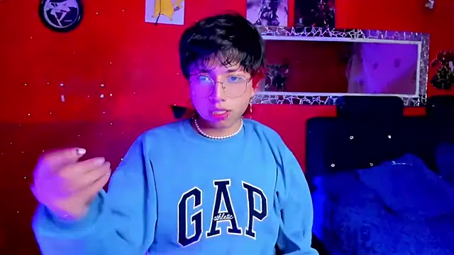 AnggelONfiree online show from February 18, 2025, 6:04 am