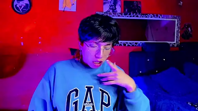 AnggelONfiree online show from February 18, 2025, 3:21 pm