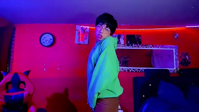 AnggelONfiree online show from March 10, 2025, 5:43 am