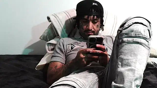 Azazelihornyasf online show from October 16, 2025, 9:49 pm