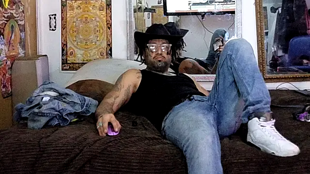 Azazelihornyasf online show from April 27, 2026, 11:36 pm