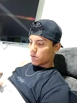 Snapshot of MagicMike009 chatting on January 23, 2025, 11:36 pm MagicMike009 online show from January 23, 2025, 11:36 pm