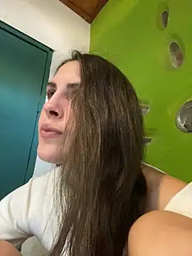 isadelasestrellas online show from May 28, 2026, 7:11 pm
