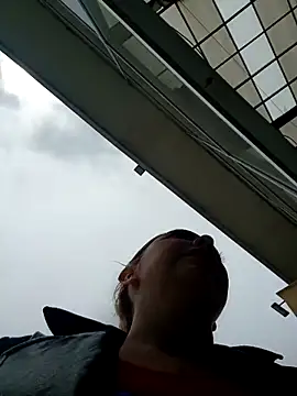 madelaine- online show from October 31, 2025, 4:08 pm