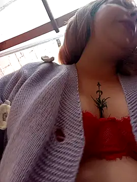 madelaine- online show from April 7, 2026, 8:42 pm