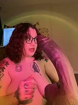 Snapshot of DaisyBooom chatting on February 28, 2025, 7:03 pm DaisyBooom online show from February 28, 2025, 7:03 pm