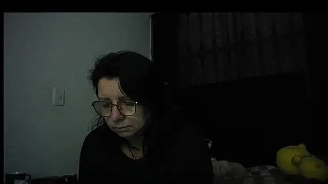 Evaaross 2345 online show from December 19, 2025, 11:17 am