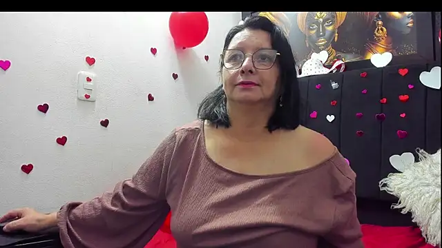 Evaaross 2345 online show from February 12, 2026, 12:22 pm