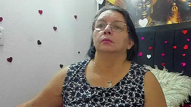 Evaaross 2345 online show from May 20, 2026, 7:42 pm