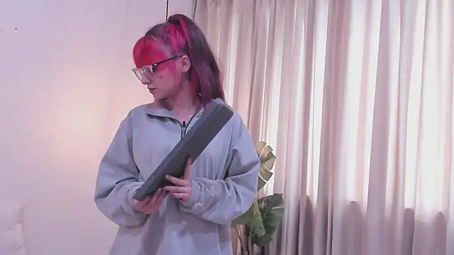 RedMeloddy online show from February 24, 2025, 7:19 pm