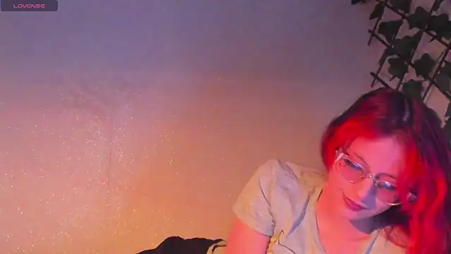 RedMeloddy online show from November 24, 2025, 10:42 pm