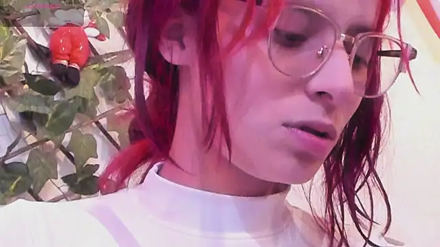 RedMeloddy online show from December 22, 2025, 8:39 pm