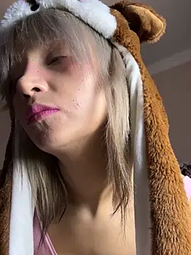 bigbabykiki online show from November 22, 2025, 3:22 pm