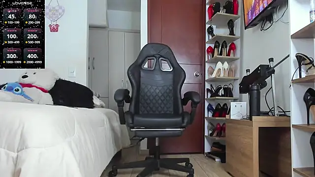 SophieBaker   online show from February 27, 2026, 2:22 am