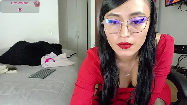 SophieBaker   online show from April 14, 2026, 2:06 am