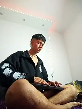 Snapshot of Justyn_Ross chatting on April 8, 2026, 7:41 am Justyn Ross online show from April 8, 2026, 7:41 am