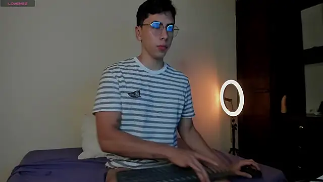 Snapshot of Alexx_oconnor chatting on January 2, 2025, 5:57 am Alexx oconnor online show from January 2, 2025, 5:57 am