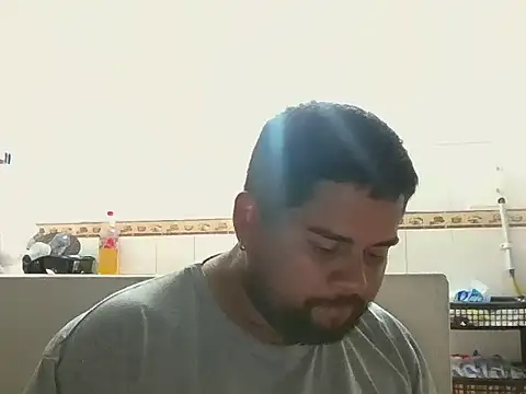 GABRIELGARCIA1313 online show from February 18, 2026, 11:44 pm