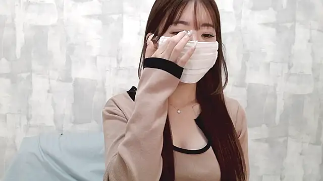 LOVE MOMO LOVE online show from October 17, 2025, 11:46 am