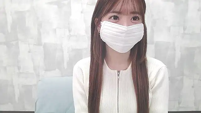 LOVE MOMO LOVE online show from November 13, 2025, 11:20 am