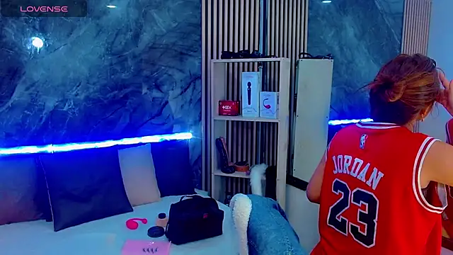 Isalombardi online show from September 28, 2025, 2:50 am