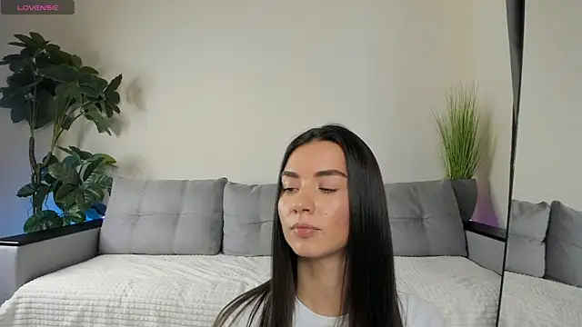 NicoleLuv online show from December 4, 2024, 4:16 pm