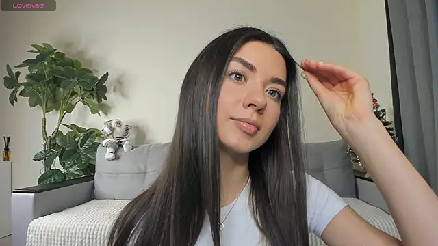 NicoleLuv online show from January 6, 2025, 1:08 pm