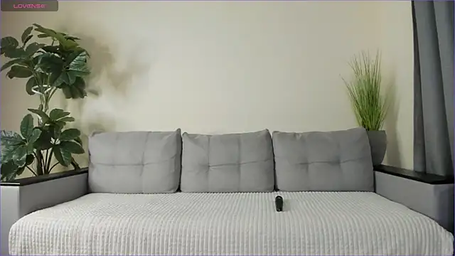 NicoleLuv online show from January 16, 2025, 1:04 pm