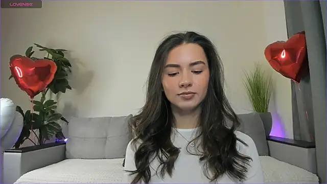 NicoleLuv online show from February 19, 2025, 1:06 pm