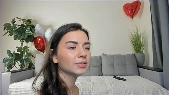 NicoleLuv online show from March 7, 2025, 4:22 pm