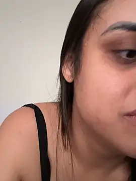 amorinha99 online show from May 18, 2026, 1:06 pm