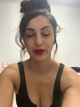 EmaSkyes online show from December 4, 2025, 7:06 am