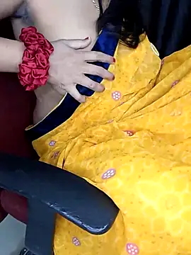 Snapshot of kaamuk_shweta chatting on February 13, 2025, 9:30 am kaamuk shweta online show from February 13, 2025, 9:30 am