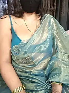 Snapshot of kaamuk_shweta chatting on February 19, 2025, 10:56 am kaamuk shweta online show from February 19, 2025, 10:56 am