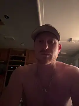 bigred0808 online show from April 1, 2026, 7:31 am