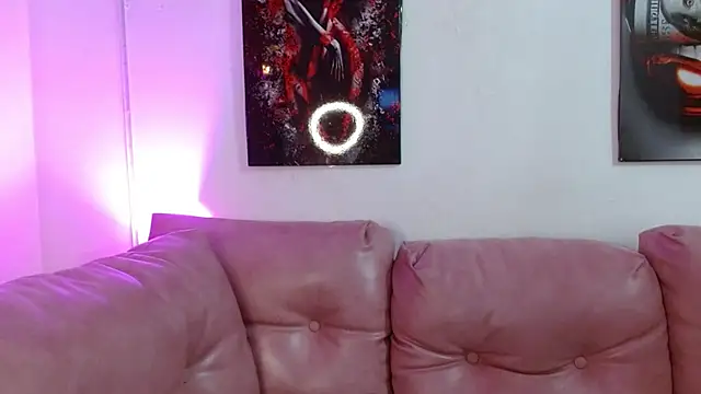 hinataleecs online show from November 24, 2025, 9:14 pm