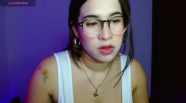 angelasmith15 online show from December 3, 2024, 8:27 am