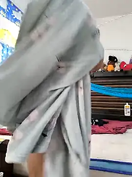 Snapshot of EmpaticBolillo chatting on November 27, 2025, 3:03 pm EmpaticBolillo online show from November 27, 2025, 3:03 pm