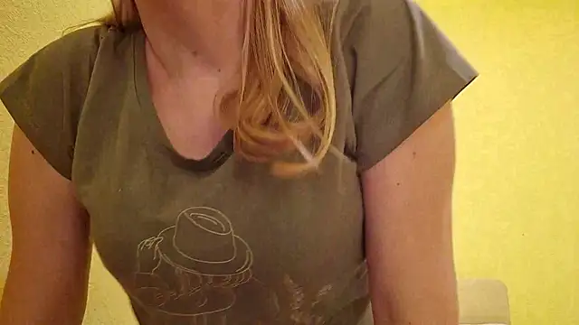 EstrellaWalters online show from January 13, 2025, 11:08 am